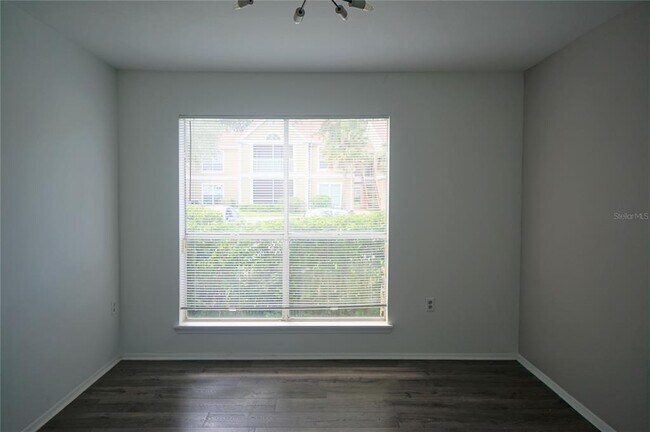 Building Photo - 9481 Highland Oak Dr