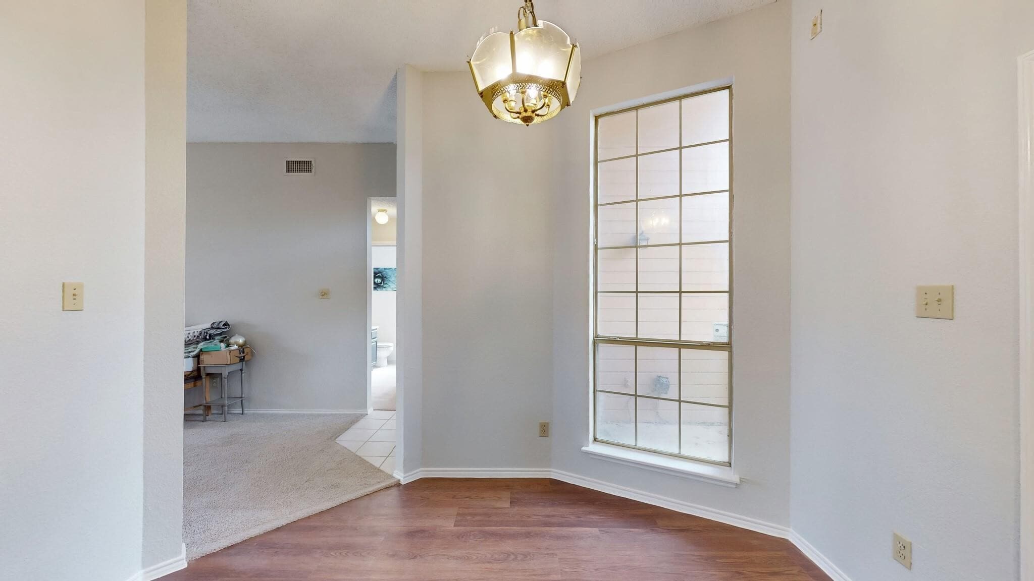 Building Photo - 2089 Bronco Ln