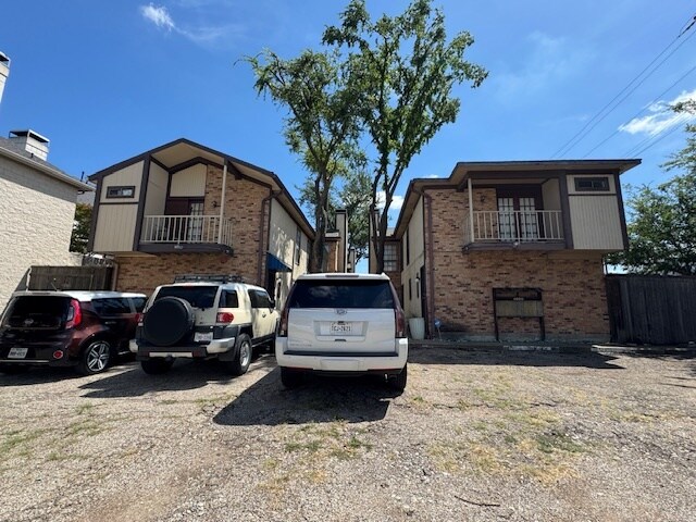 Building Photo - 4000 Rawlins St