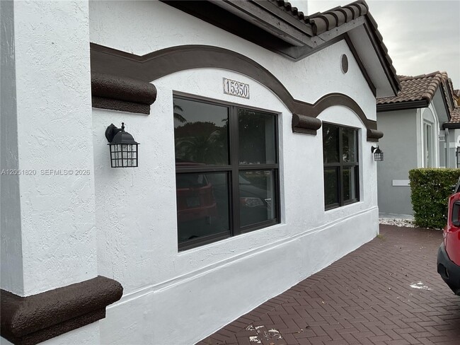 Building Photo - 15350 SW 11th St