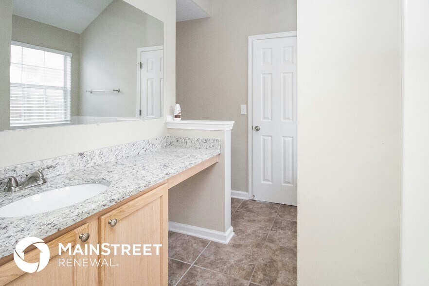 Building Photo - 7522 Clear Creek Approach