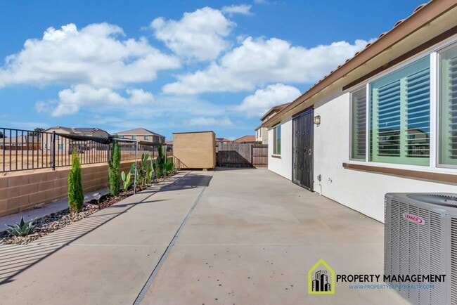 Building Photo - Modern and Spacious 4-Bedroom Home for Rent!