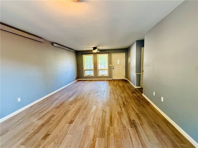 Building Photo - 11 Mellor Ln