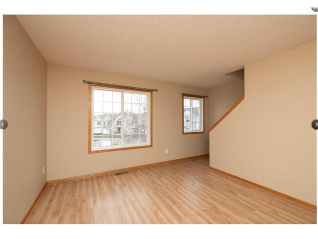 Building Photo - 16331 Timber Crest Dr SE