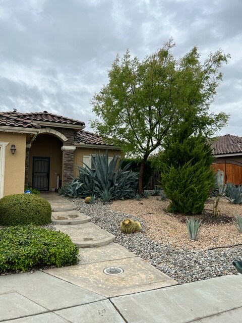 Primary Photo - 647 Ficklin Dr