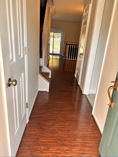 Building Photo - 713 Chimney Hill Ln