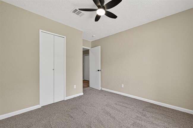 Building Photo - 17518 Autumn Hills Dr