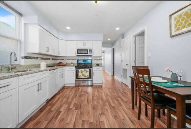 Building Photo - 4316 W 31st St