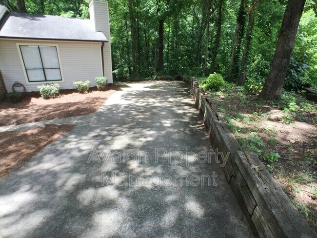 Building Photo - 5040 Woodland Dr NW