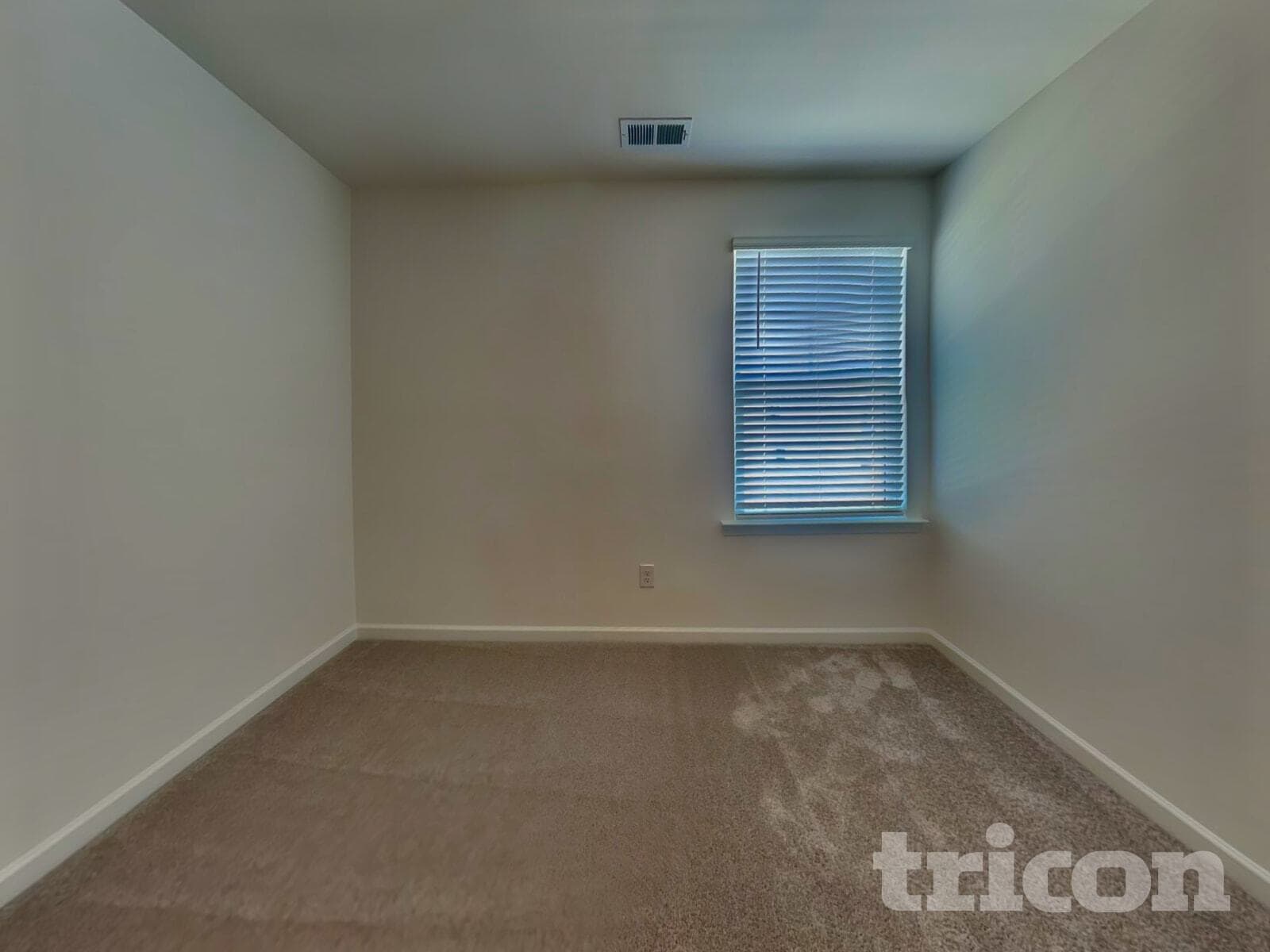 Building Photo - 2464 Lennox Rd SE