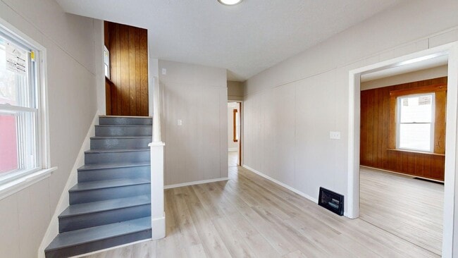 Building Photo - Slavic Village - 4 Bedroom - Single Family Home