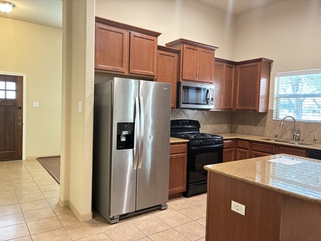 Building Photo - 6111 Grassy Haven Ln