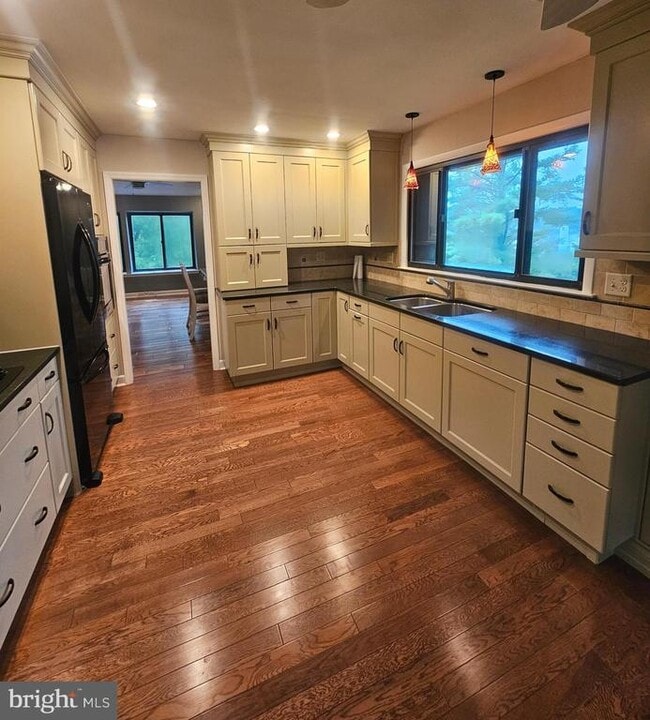 Building Photo - 3435 Pebble Beach Dr