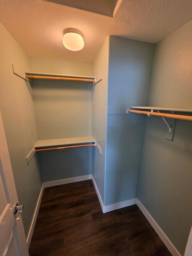 Building Photo - 2756 E Hickory St