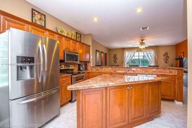 Building Photo - 5289 NW 112th Way