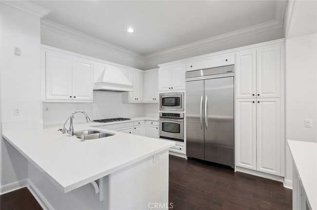 Building Photo - 67 Mandria