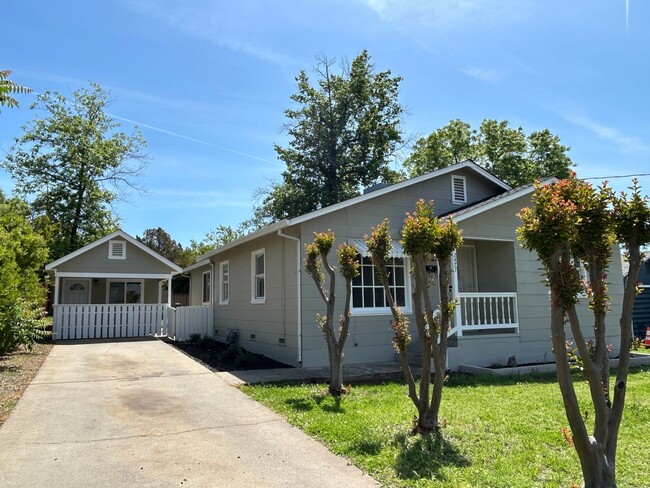 Building Photo - 2477 Baldwin Ave