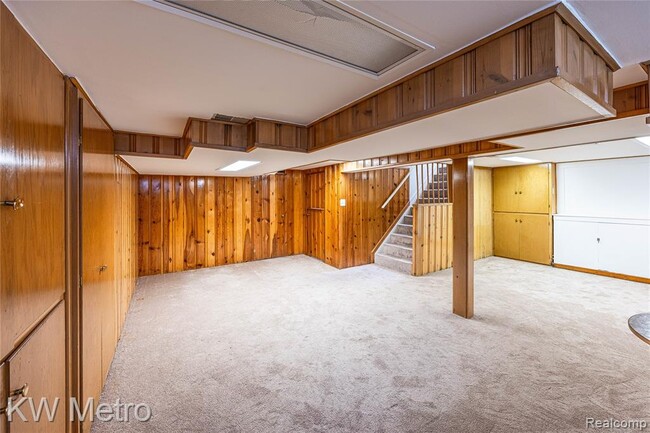 Building Photo - 1316 Lyons Ave