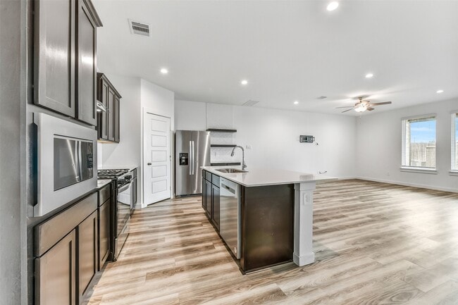 Building Photo - 3028 Crown Gate Dr