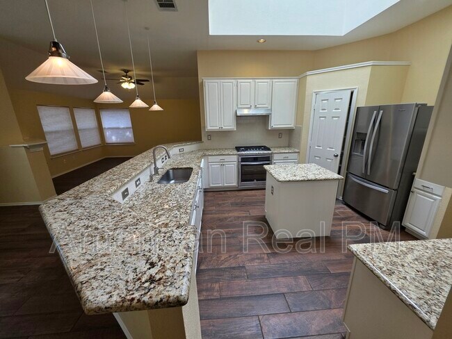 Building Photo - 1209 Shadow Lakes Blvd