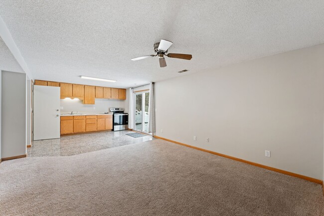 Building Photo - 4765 Penkwe Cir