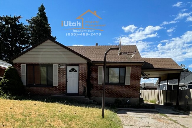 Primary Photo - 4 bdrm 2 bth Home