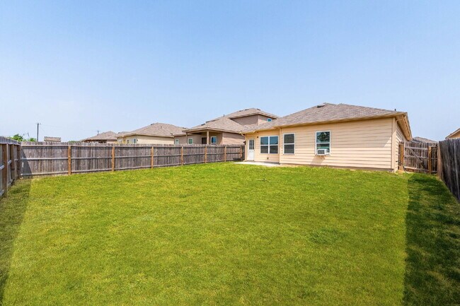 Building Photo - Comfortable Living in Converse – 3 Bedroom...