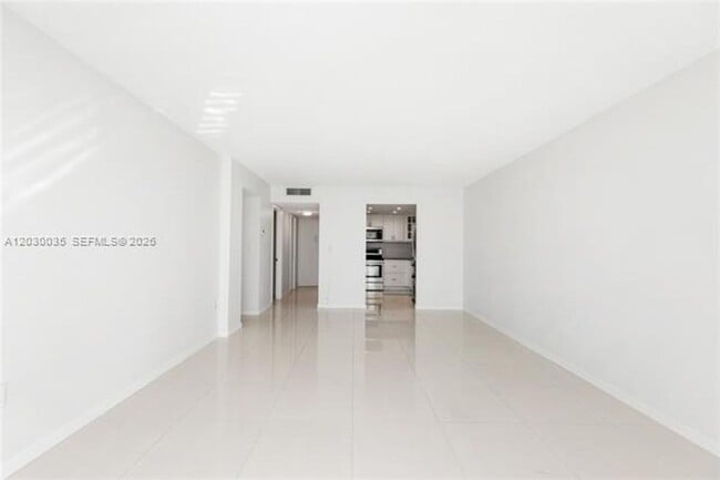 Building Photo - 210 Seaview Dr