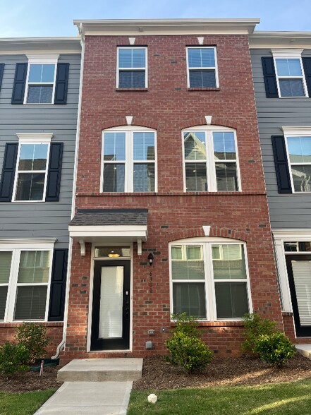 Primary Photo - 6300 Cleburne Ct
