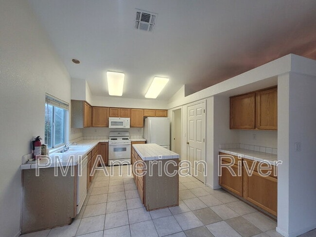 Building Photo - 8695 Misty Ct