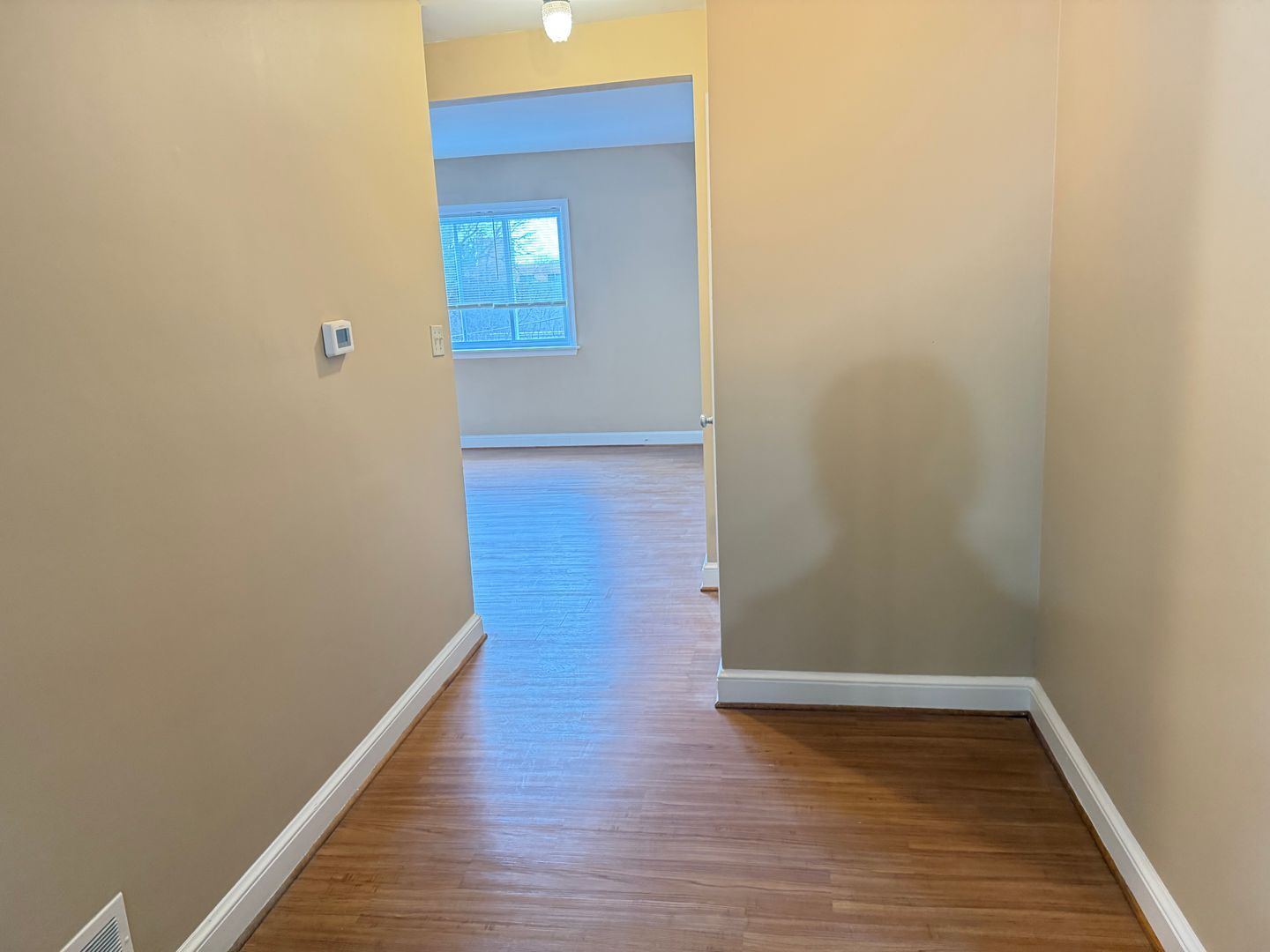 Building Photo - 8805 Plymouth St