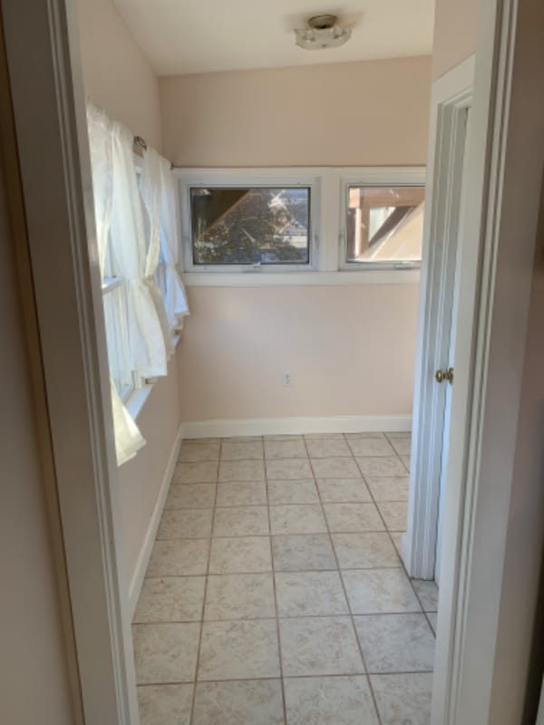 Building Photo - 1522 Rosewood Ave