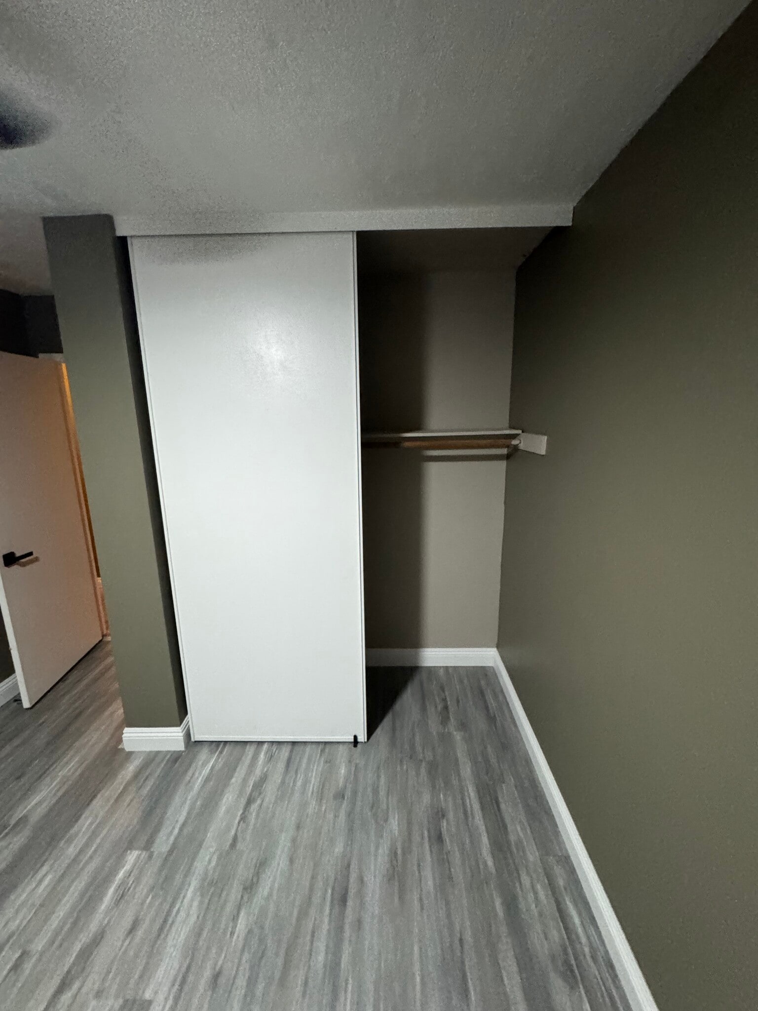 Building Photo - 5060 Village Dr