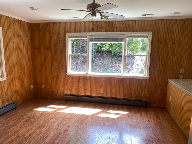 Sunroom - 817 Elysian Ave