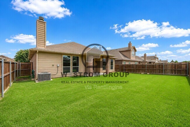 Building Photo - 3121 Hornbeam St