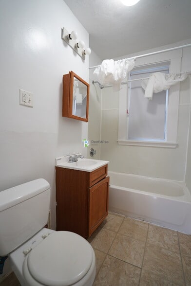 Building Photo - 1175 Boylston St