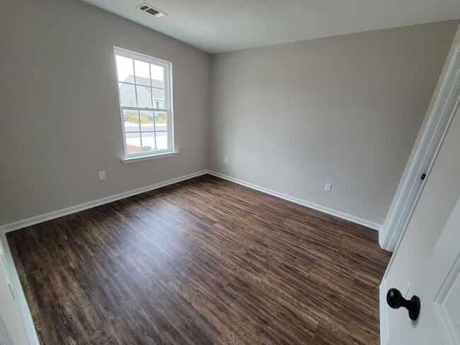 Building Photo - 431 Andover Dr