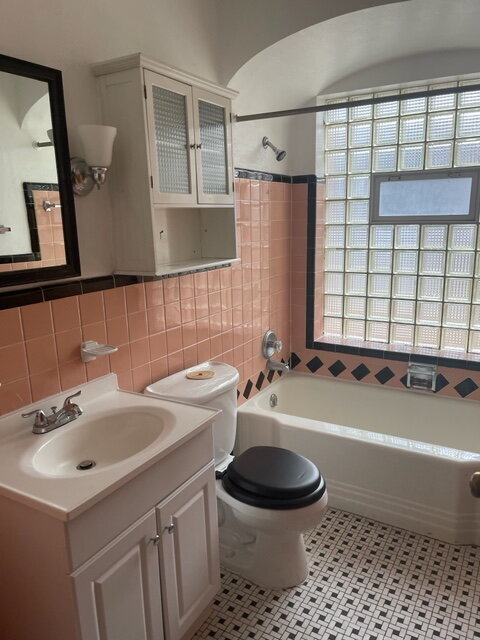 Building Photo - Spacious 2-Bedroom Home with Fireplace, Bonus Room, Fenced Yard & Garage