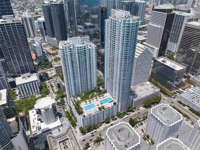 Building Photo - 950 Brickell Bay Dr