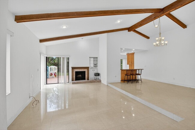 Building Photo - 7576 Sierra Terrace E