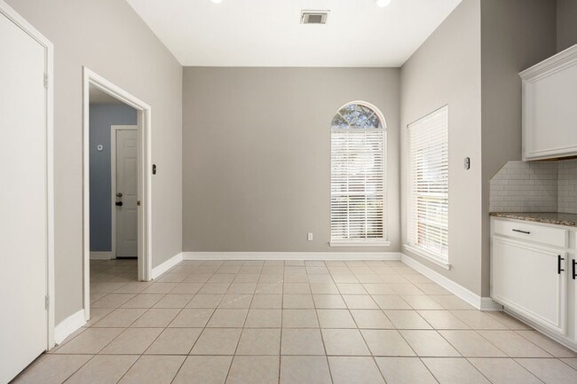 Building Photo - 4754 Widerop Ln