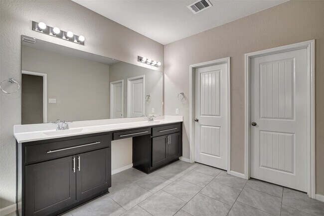 Building Photo - 4119 Prairie Landing Ln