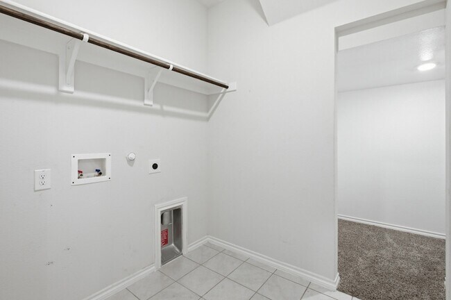 Building Photo - 1328 Broaddus Rd