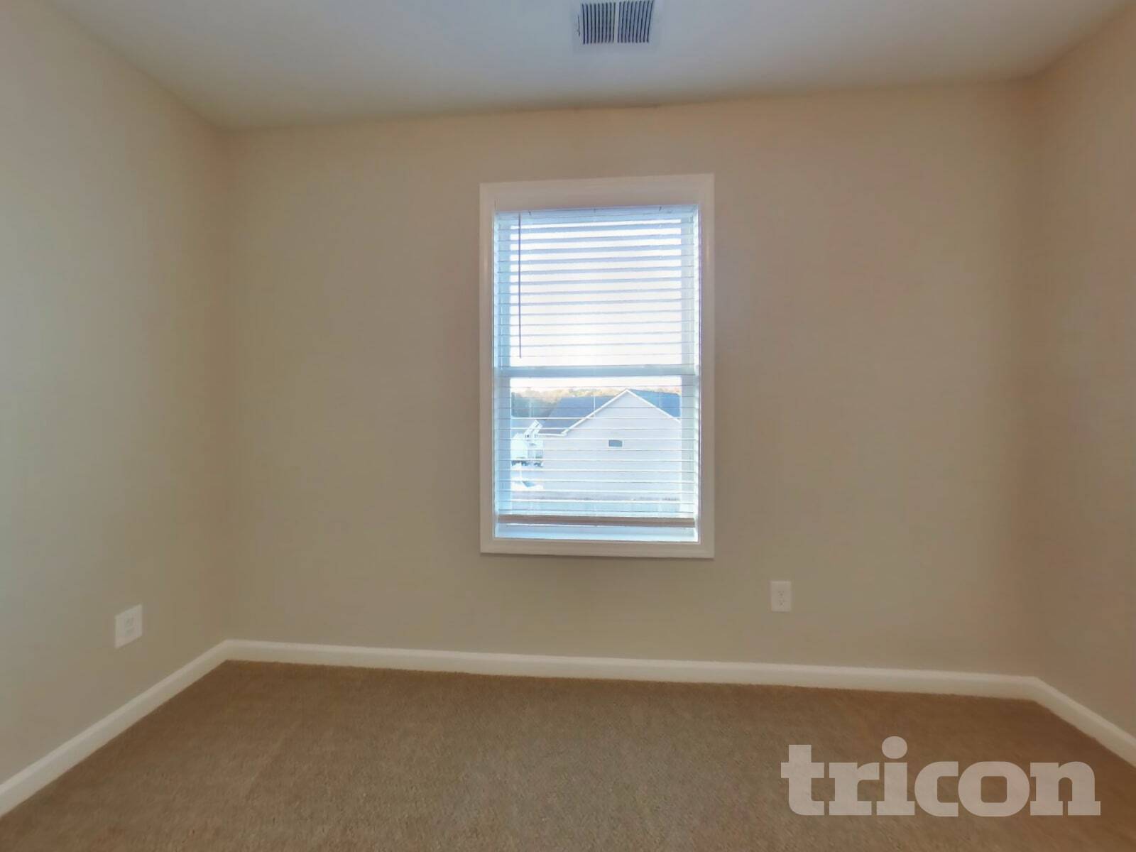 Building Photo - 142 Waters Edge Pkwy