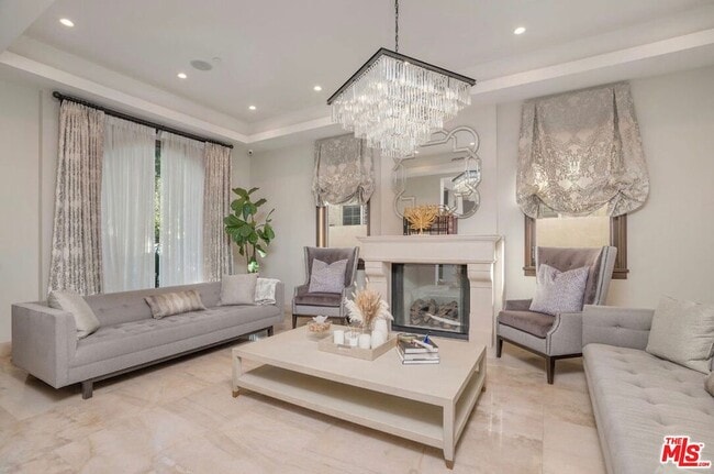 Building Photo - 331 Canon Dr