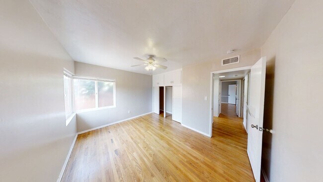 Building Photo - HUGE 10BR House on Montezuma!! - Large Private Parking Lot & Courtyard! - Right Next to Campus (L...