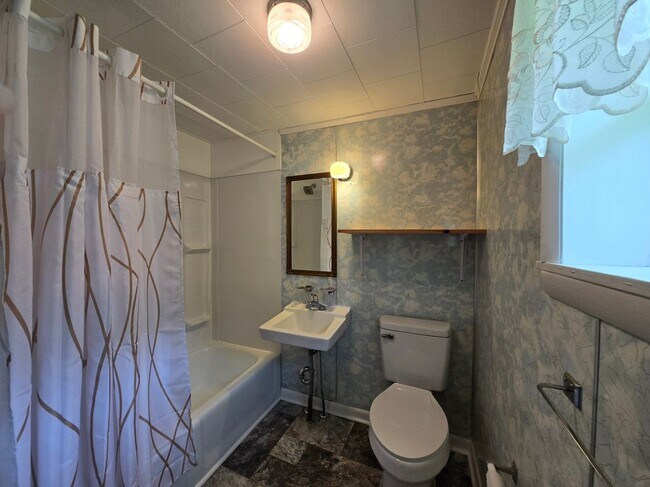 Building Photo - 11072 Old Hwy 28