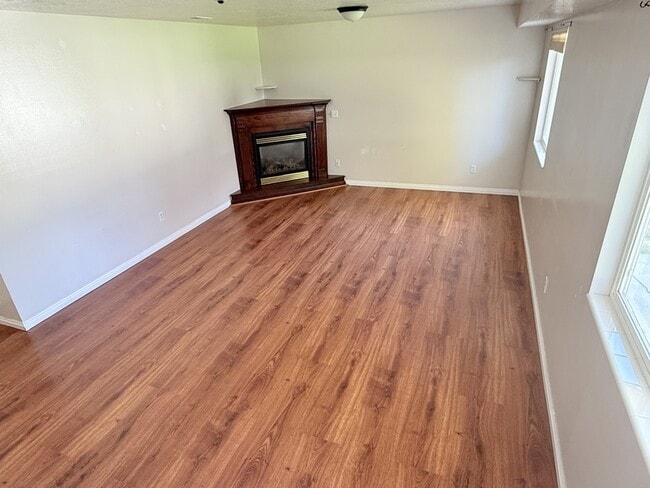 Building Photo - 2022 N 850 W