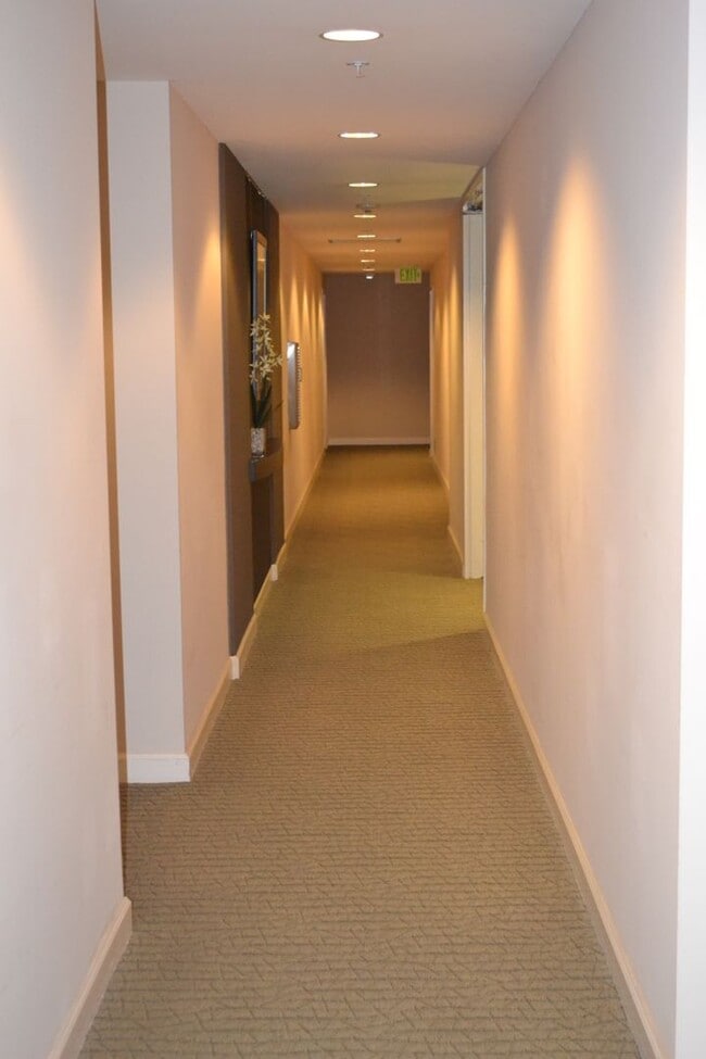 Building Photo - Stylish Studio Loft in Sapphire Tower – Do...