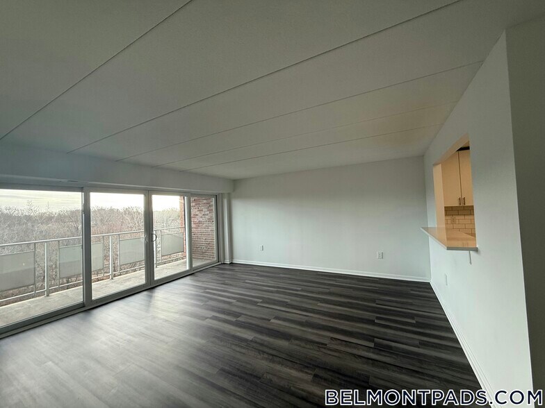 Building Photo - 53 Hill Rd